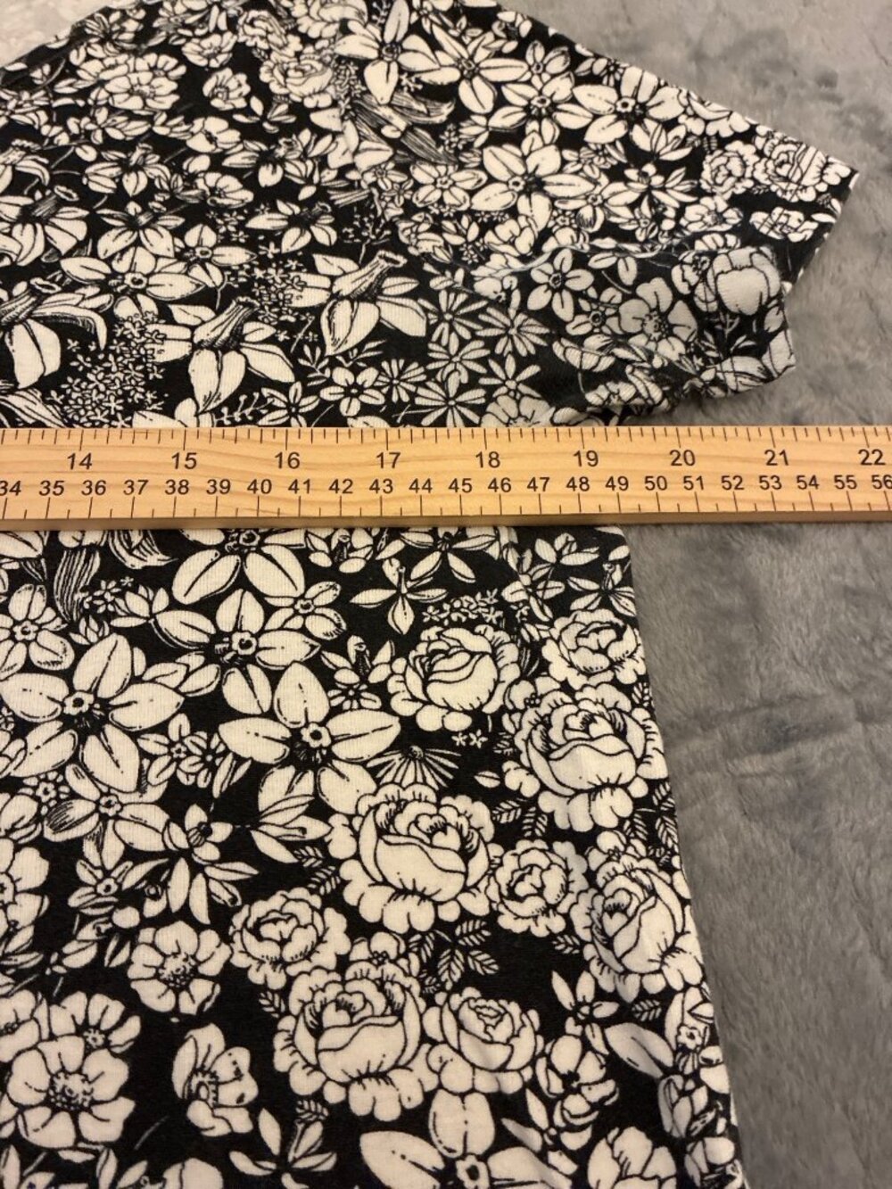 Vintage White Stag Floral Cotton Top Womens Large 12/14 Black White Short Sleeve - Picture 6 of 8